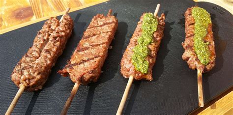 Brochette De Viande Hachée Socopa Avec Sauce Chimichurri