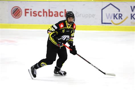 Junger Talentierter Verteidiger Wechselt Zu Den Ice Aliens Eishockey