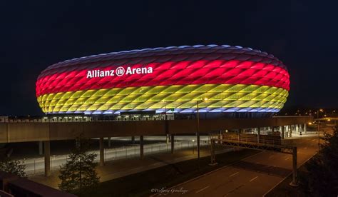 Allianz Arena : Allianz Arena Foto & Bild | archiv - kritik am bild ... - The allianz arena has ...