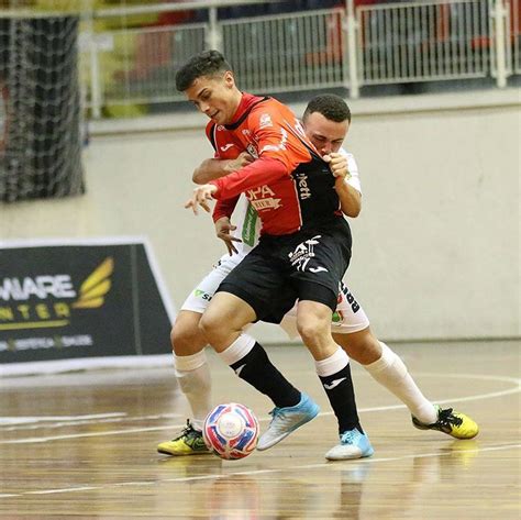 Qual a diferença entre o futsal e futebol de salão Futsal Joinville ge