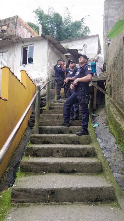 Liga O Clandestina De Gua Em Santos Leva Propriet Rio De Ferro Velho