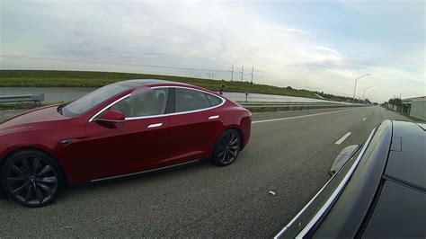 La Nouvelle Tesla Défonce Lancienne Model S P85d 691hp Vs P85