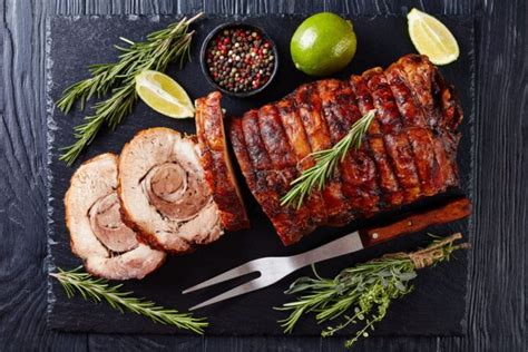 Porchetta Reteta Italiana De Friptura Din Carne De Porc Umpluta Cu