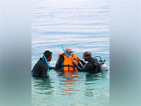 Pm Modi Shares Glimpses Of Snorkelling Adventure In Lakshadweep Daily