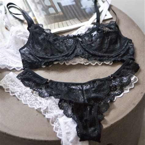 Conjunto Sutiã sem bojo e Calcinha fio Elisa Benassi Lingerie