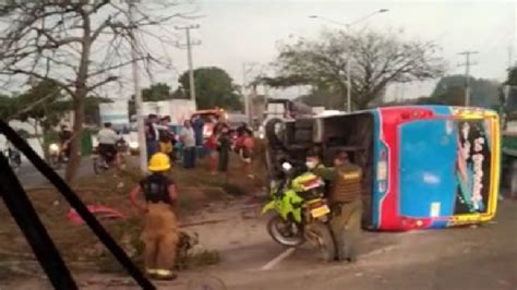 Al Menos 17 Heridos Al Volcarse Bus En Malambo Primero Noticias