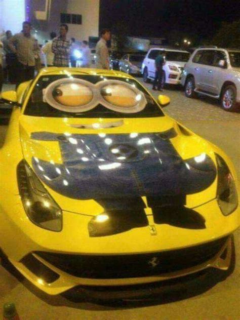 Minion car..... | Смешной миньон, Миньоны, Миньон банан