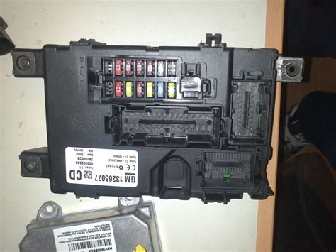 Opel Corsa D Bcm Body Control Module Prodajem