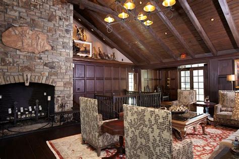 A Log Home Legacy For The Intimidator