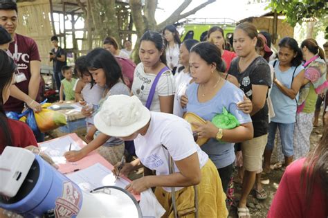 PWC gives aid to Davao flood victims - Philippine Women's College of Davao