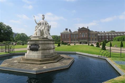 Kensington Palace & Gardens - Tourist England