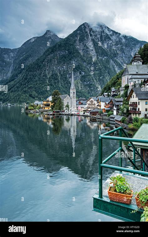 Hallstatt village and lake, Obertraun, Gmunden, Austria Stock Photo - Alamy