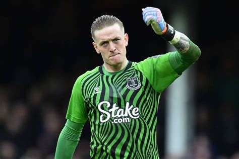 Jordan Pickford Agrees New Contract To Stay At Everton Flashscore Co Uk