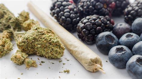 12 Healthy Snacks to Satisfy Your Cannabis Munchies