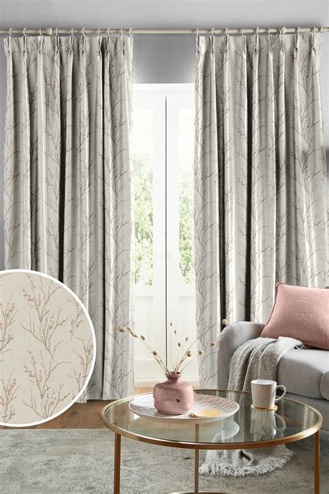 Pussy Willow Gardinstoff Med Broderte G Sunger I Rosa Laura Ashley