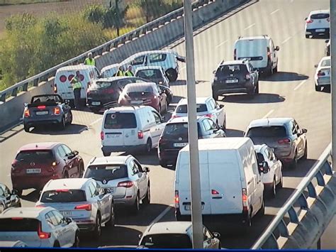 Trànsit on Twitter Un accident entre diversos vehicles a l A 2 a