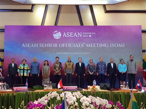 Asean Senior Officials Meeting Prepares For 43rd Asean Summit And Related Summits Asean Main