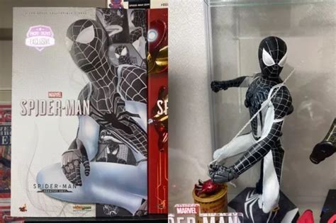 FIGURINE HOT TOYS Marvels Spider Man costume négatif VGM
