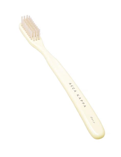 Acca Kappa Vintage Toothbrush Medium Nylon White Lifestyle From