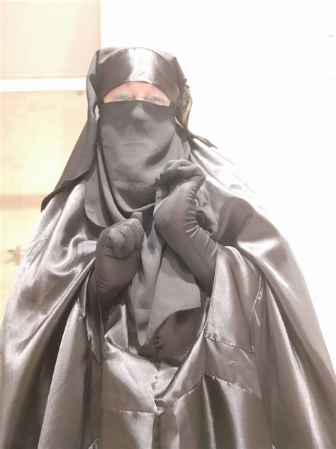 Pin By Aguilera On Burkas Largos De Nigab Y Islam Arab Girls Hijab Niqab Fashion Niqab