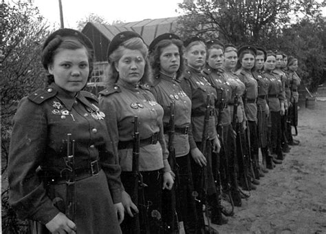 Военная форма женщин-красноармейцев: что в ней было особенного ...