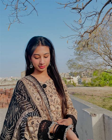 Gull Creations🦋 (@pakeezah_gull) • Instagram photos and videos