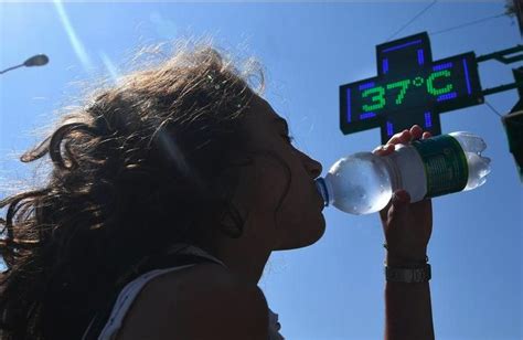 Allerta caldo in Italia domani giovedì 22 giugno bollino arancione in