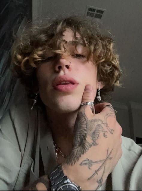 99 Blog About Things I Like On Tumblr Vinnie Hacker Namorado