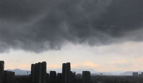 出门带伞！海南多地发布雷雨大风黄色预警，未来三天天气→国内海南网络广播电视台