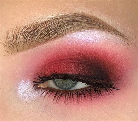 Red Smokey Eye : r/MakeupAddiction