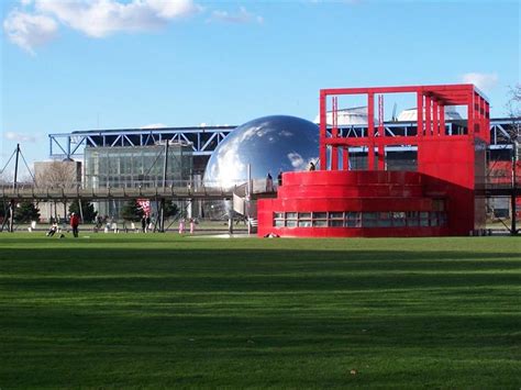 Parc de la Villette, Bernard Tschumi – New Age Architecture