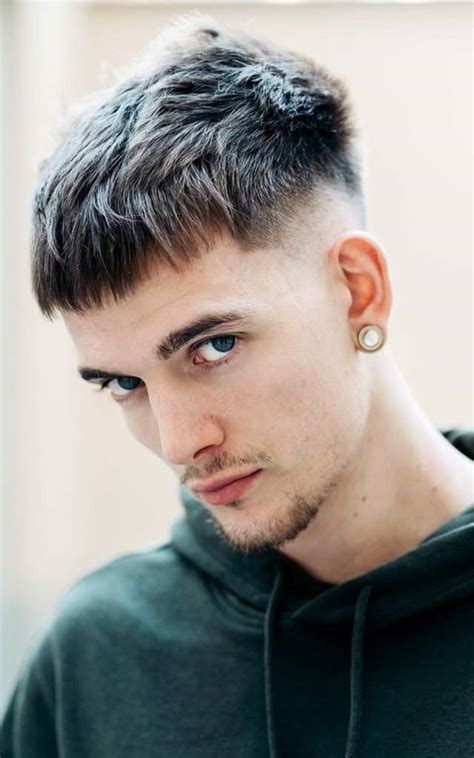 French Crop haircut pour homme comment la porter Idées et