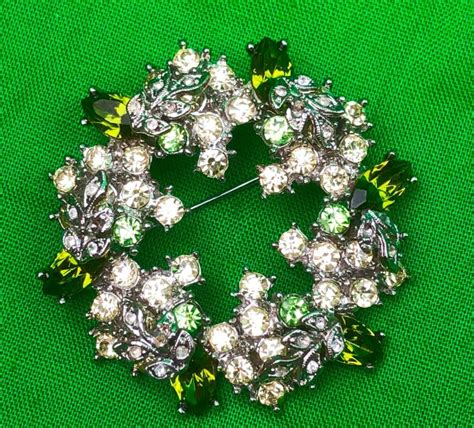 Vintage Leaves Emerald Green And Clear Rhinestones Brooch Clear