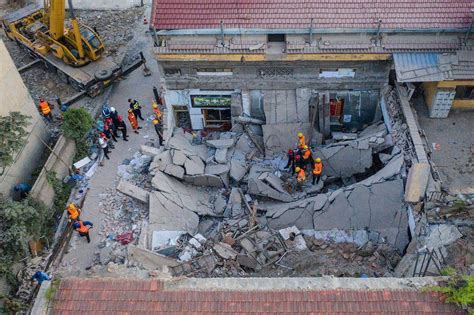 Aumentan A 29 Los Muertos Al Derrumbarse Un Restaurante En El Norte De