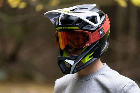 Review The New Fox Proframe Rs Helmet Is Packed With Ride Review