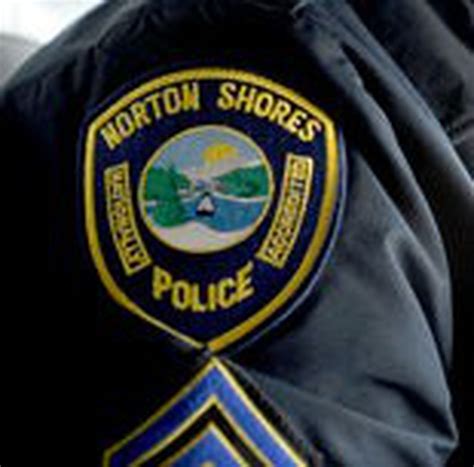 Robber Threatens To Shoot Norton Shores Gas Station Clerk Leaves With