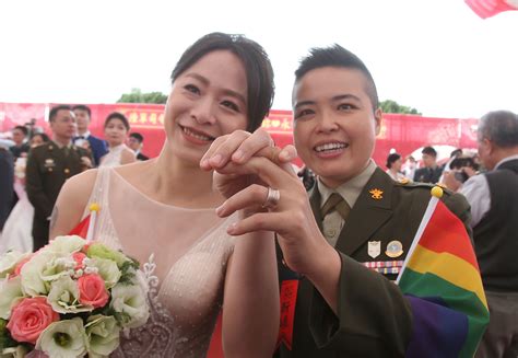 Two Same Sex Couples Marry For First Time In Taiwan Military In