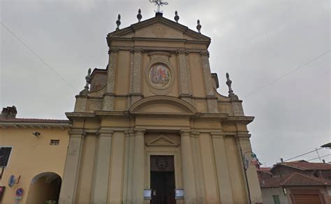 Crolla Una Guglia Della Chiesa Di Arborio E Sfonda La Cupola