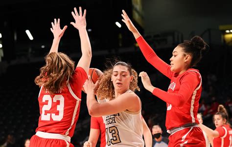 No 17 Jackets Sting Terriers 78 49 Womens Basketball — Georgia