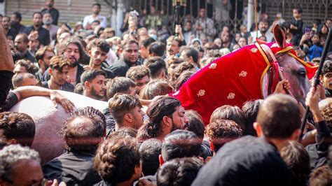 Muharram Baramdagi Markazi Jaloos Zuljanah Nicholson Road Lahore