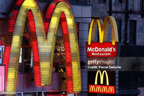 Empty Mcdonalds Stock Fotos Und Bilder Getty Images