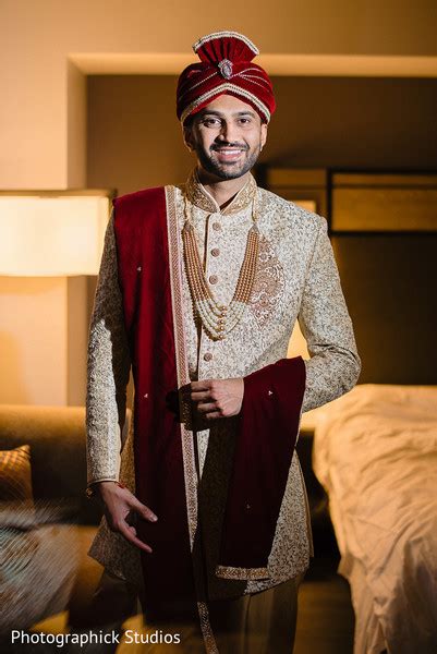 Charming Indian Grooms Portrait Photo 230874