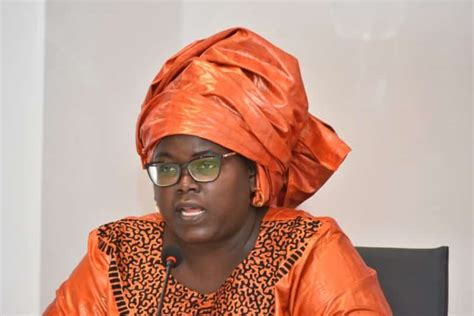 Bby Aminata Assome Diatta Quitte Macky Sall Et Sexplique