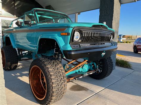 Jeep J10 Lifted