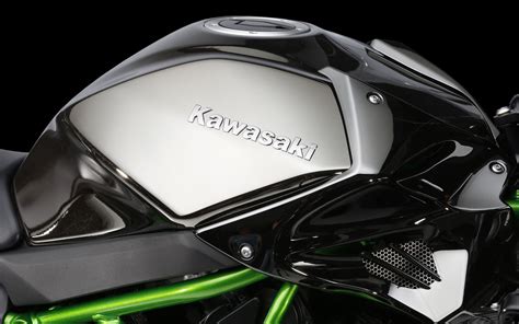 Kawasaki Ninja H2r Officially 300hp Of Hyperbike Asphalt And Rubber