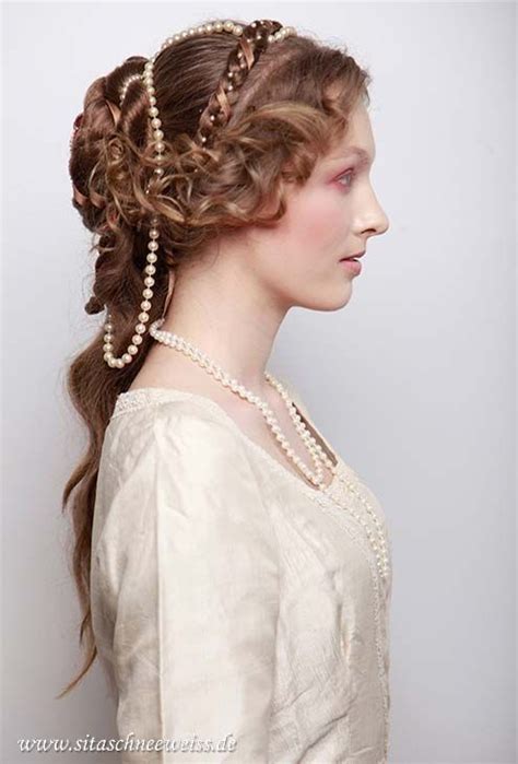 Makeup History Renaissance Renaissance Make Up And Hairstyle