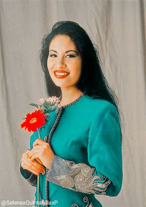 Pin De Felisa Isabel Perez En Selena Selena Quintanilla Fotos De Selena Famosos