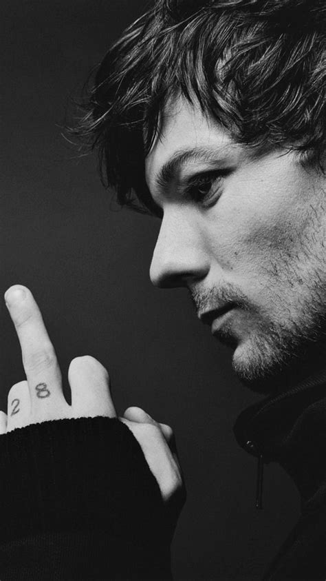 Louis Tomlinson Wallpapers 4k Hd Louis Tomlinson Backgrounds On Wallpaperbat