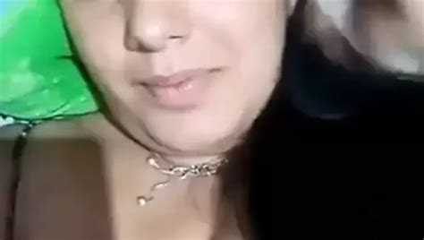 Hei E Arabische Milf Reibt Ihre Nippel Darkegy Xhamster