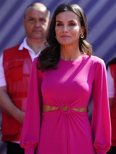 El Secreto De Letizia La Reina Presume De Abdominales Con Este Nuevo